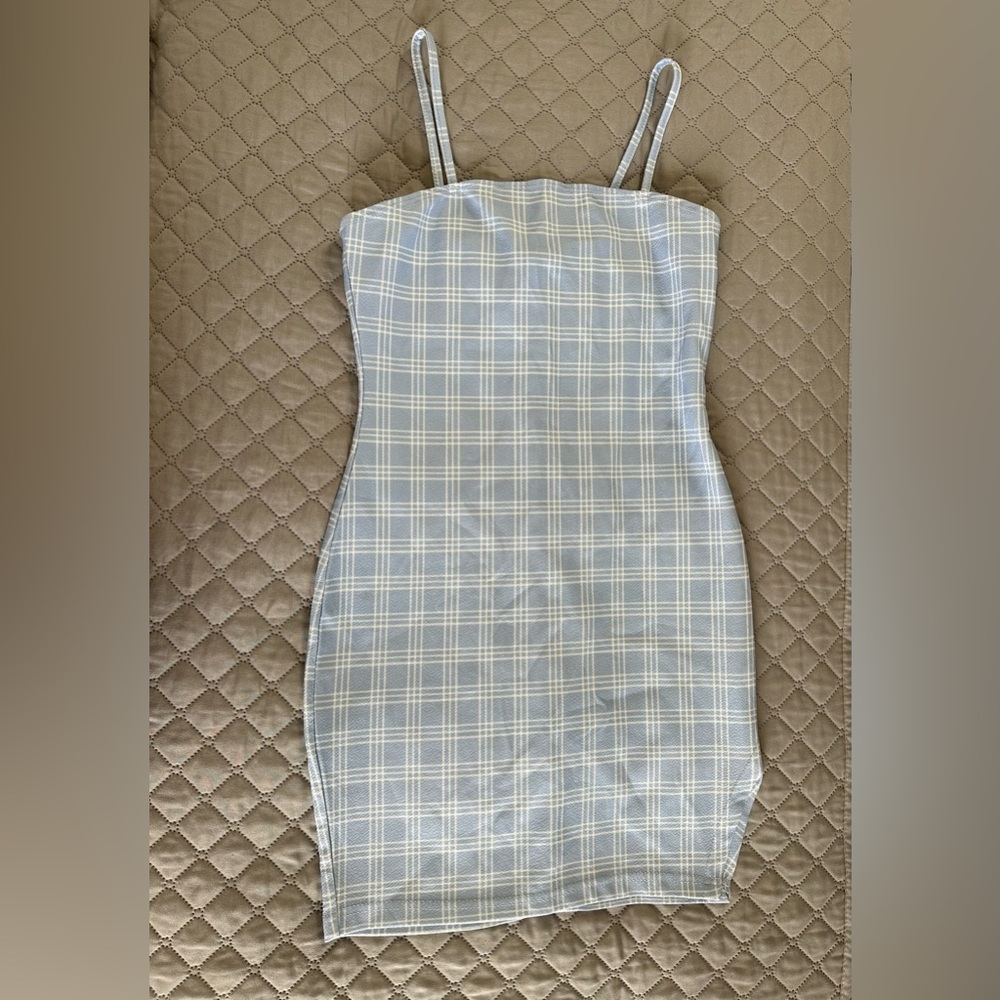 Pattern blue dress